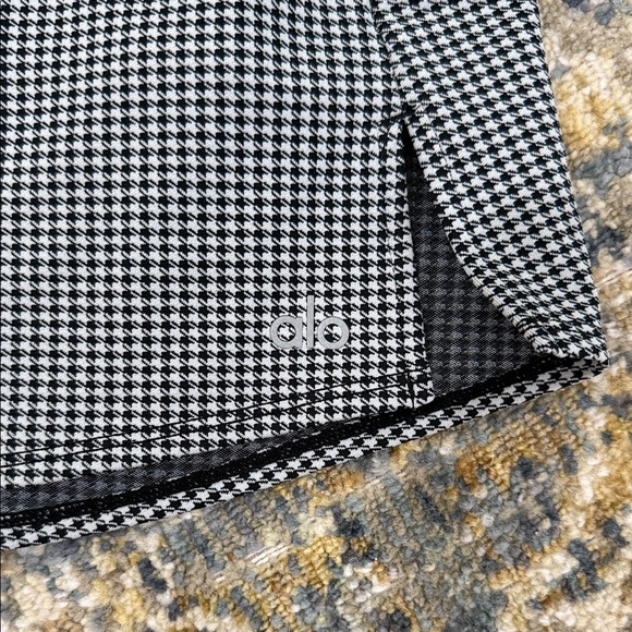 Alo Micro Houndstooth tennis checkered athletic skirt skort Large - Picture 2 of 5